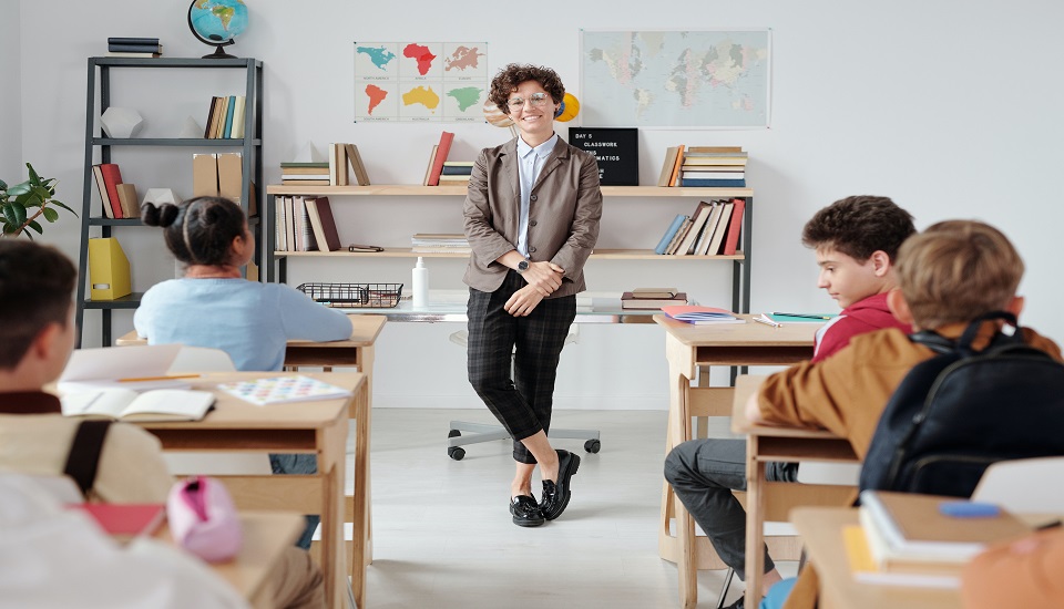 Classroom Management for an Effective Learning Environment - TeachHUB